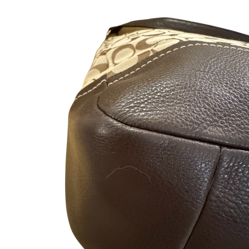 Coach Park Signature Hobo — 2013 - Picture 5 of 10